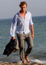 "Red Tide" -- When a high school girl's body washes up on the beach, Patrick Jane (Simon Baker) sets a trap to set her surfing friends against each other and reveal what really happened, on THE MENTALIST Tuesday, Oct. 14 (9:00-10:00 PM, ET/PT) on the CBS Television Network. Photo: Michael Ansell/Warner Bros. ©2008 Warner Bros Television. All Rights Reserved.